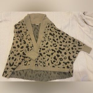 Eesome Leopard Print Shawl/Poncho